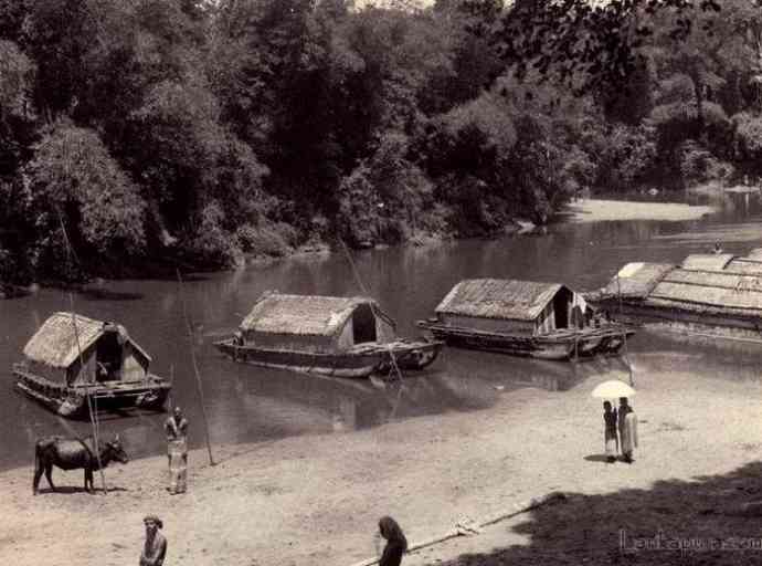 Old-ferrymen-keleniya-rever