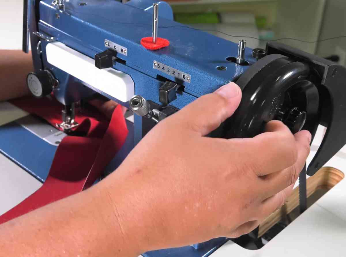 Finger-Sewing-Machine.jpg