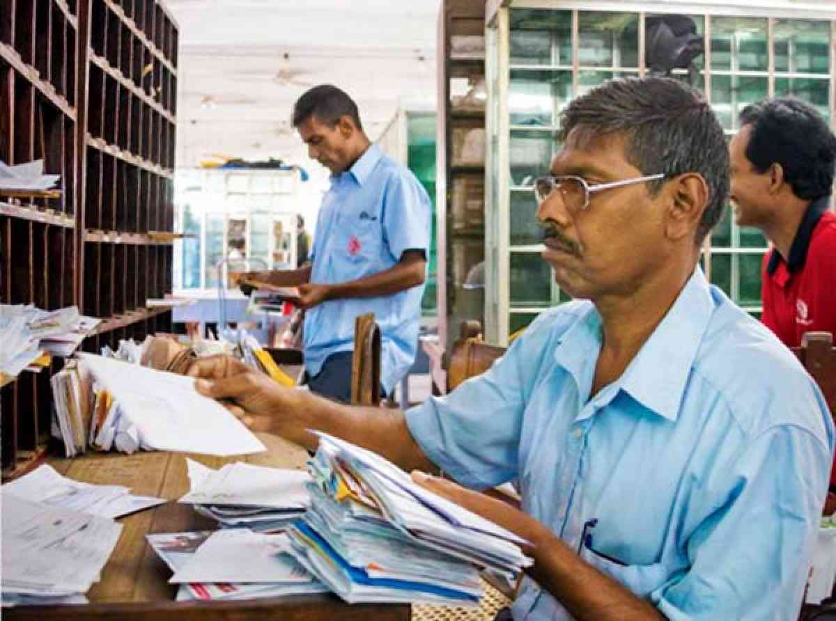 sri-lanka-post-workers