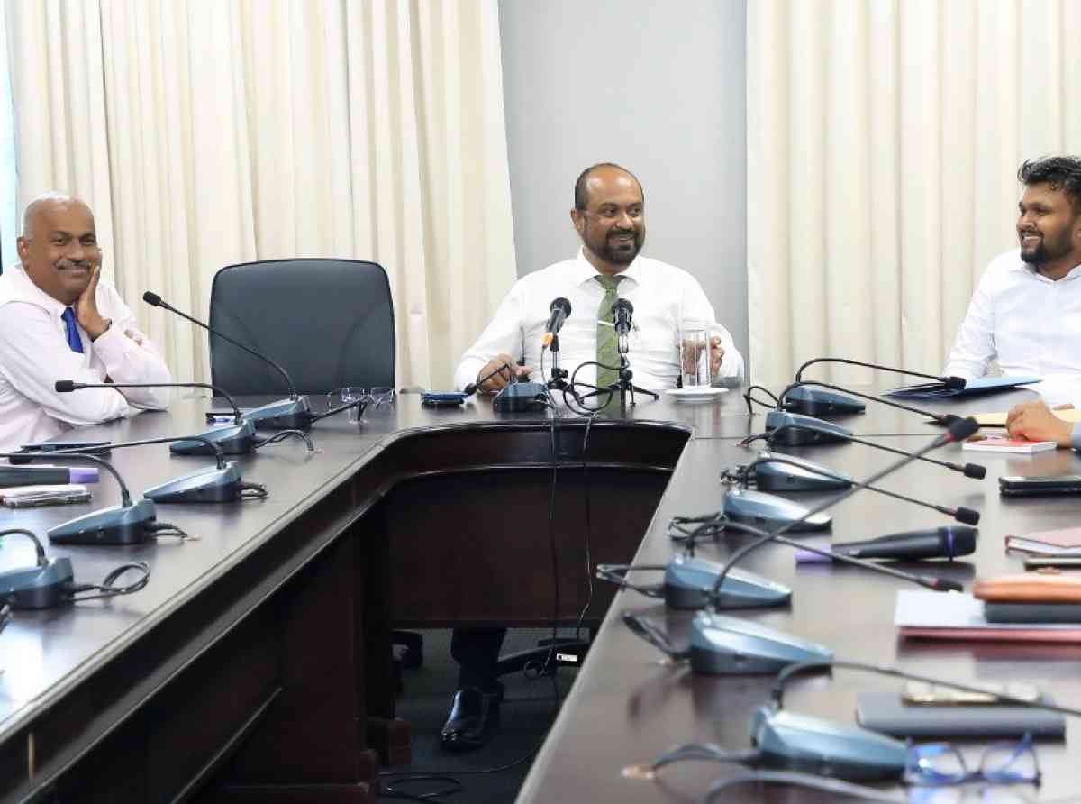 ලංවිම පනත ගැන ඇමති හා වෘත්තීය සමිති අතර සාකච්ඡාවක්