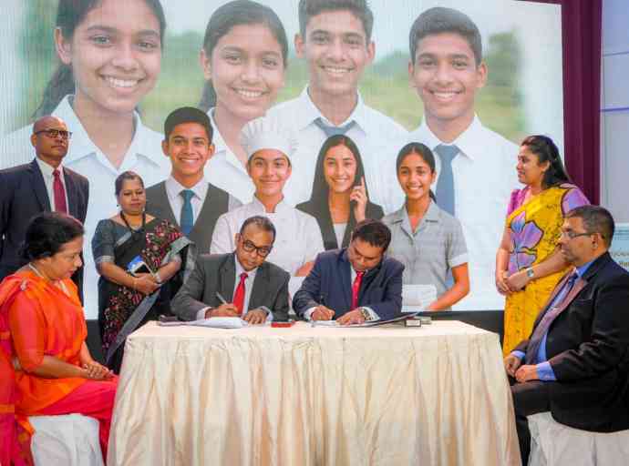සමෘද්ධිලාභී තරැණ තරැණියන්ට සංචාරක ක්ෂේත්‍රයේ රැකියා