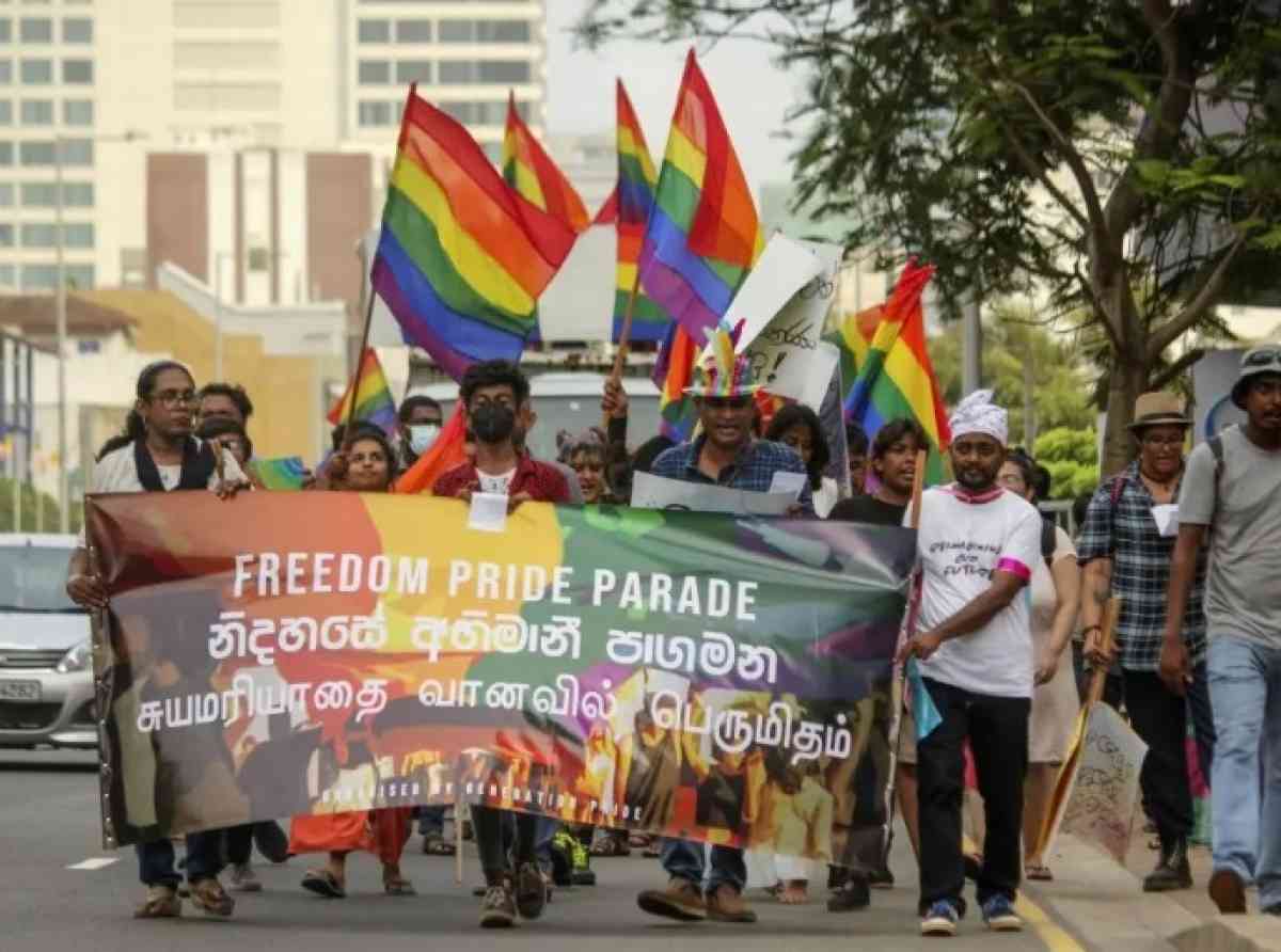 අර්ධනාරීන් කියන්නේ දේවදරුවෝ... (1වන කොටස)