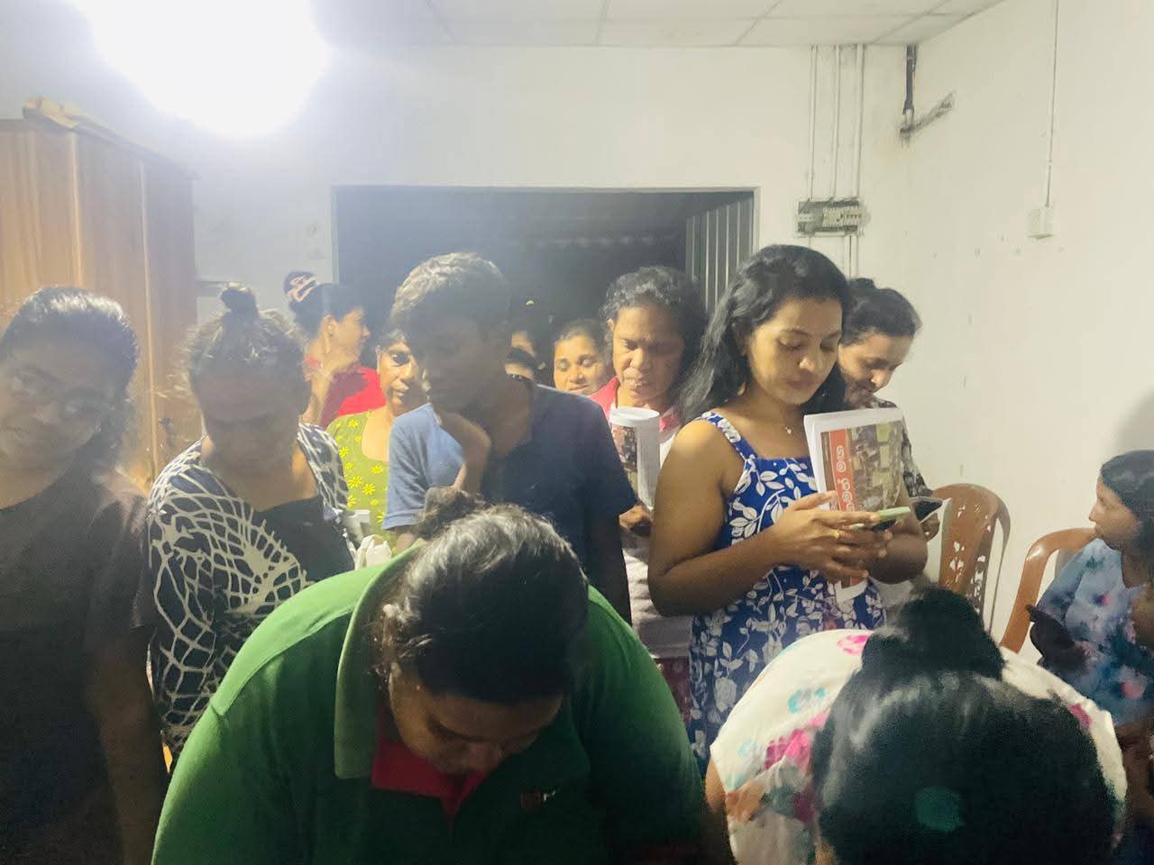 නිදහස් වෙළඳ කලාප සේවකයින් සඳහා අර්බුද මධ්‍යයේ ප්‍රජා කුස්සියක්