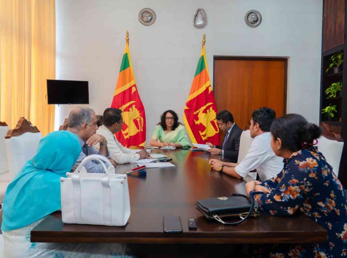 වෛද්‍යවරුන්ගේ දරුවන් පාසල්වලට ඇතුළත් කිරීමේ දී මතුවන ගැටළු සහ දුෂ්කරතා පිළිබඳව අග්‍රාමාත්‍යවරිය දැනුවත් කරයි