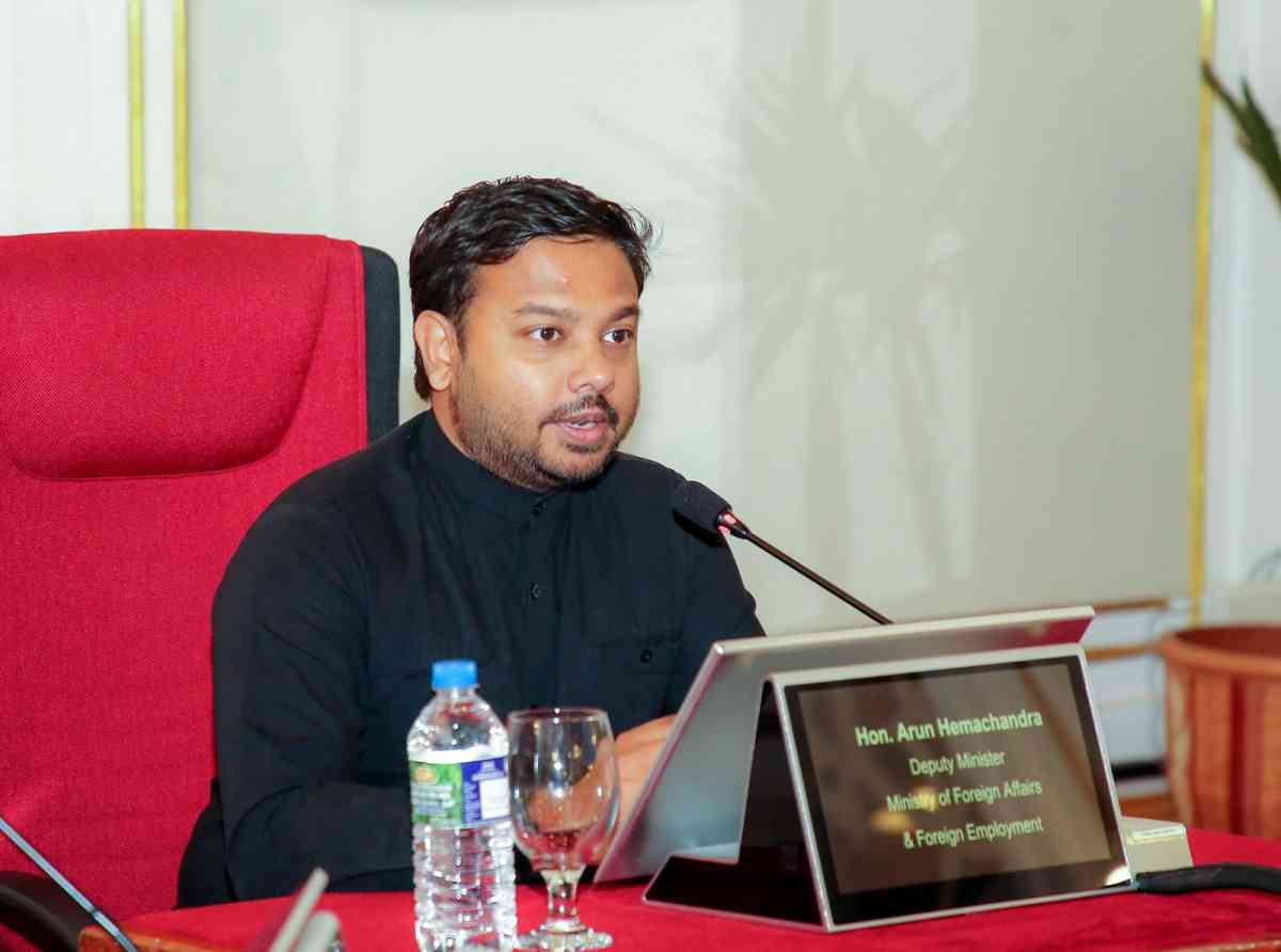 මැදපෙරදිග වත්මන් වාතාවරණය හමුවේ මෙරට විදේශ රැකියා ක්ෂේත්‍රයේ අභියෝග පිළිබඳ සාකච්ඡාවක්