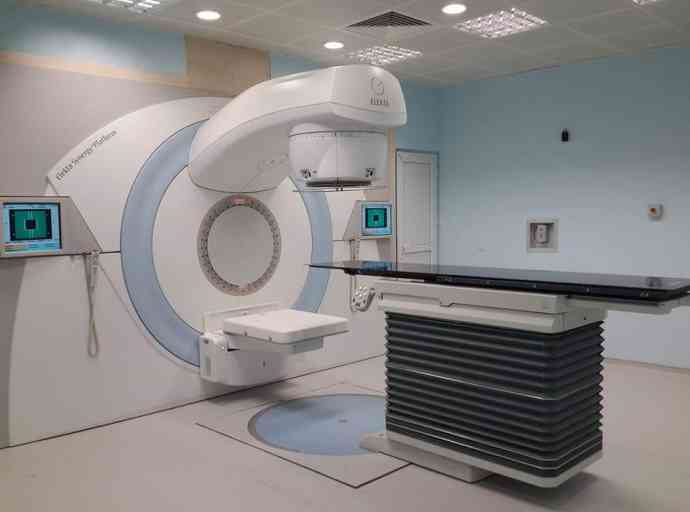 මඩකලපුව රෝහලේ පිළිකා රෝගීන්ගේ විකිරණ ප්‍රතිකාර සේවා සම්පූර්ණයෙන්ම බිදවැටේ