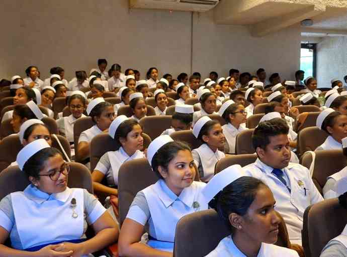 පුහුණුව අවසන් කළ හෙද  අනුස්ථාපන හා සමායෝජන විද්‍යාවේදී හෙද  උපාධිධාරීන්ට කඩිනමින් පත්විම්