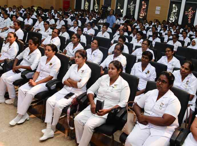 midwife-sri-lanka-wedabima