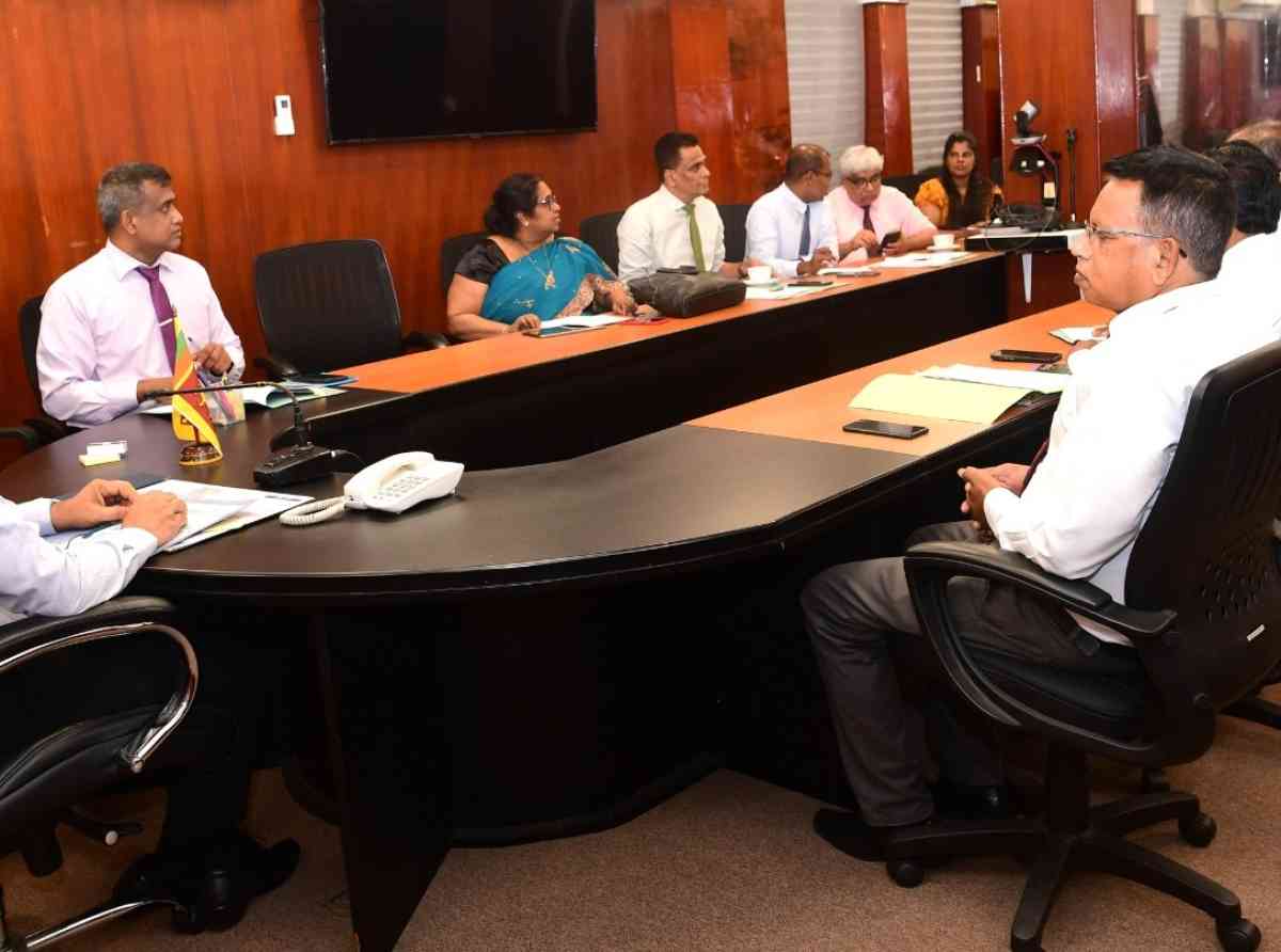 සෞඛ්‍ය හා ජනමාධ්‍ය අමාත්‍යවරයා සහ සමස්ත ලංකා බන්තු රේඛණ ශිල්පීන්ගේ සංගමය අතර සාකච්ඡාවක්