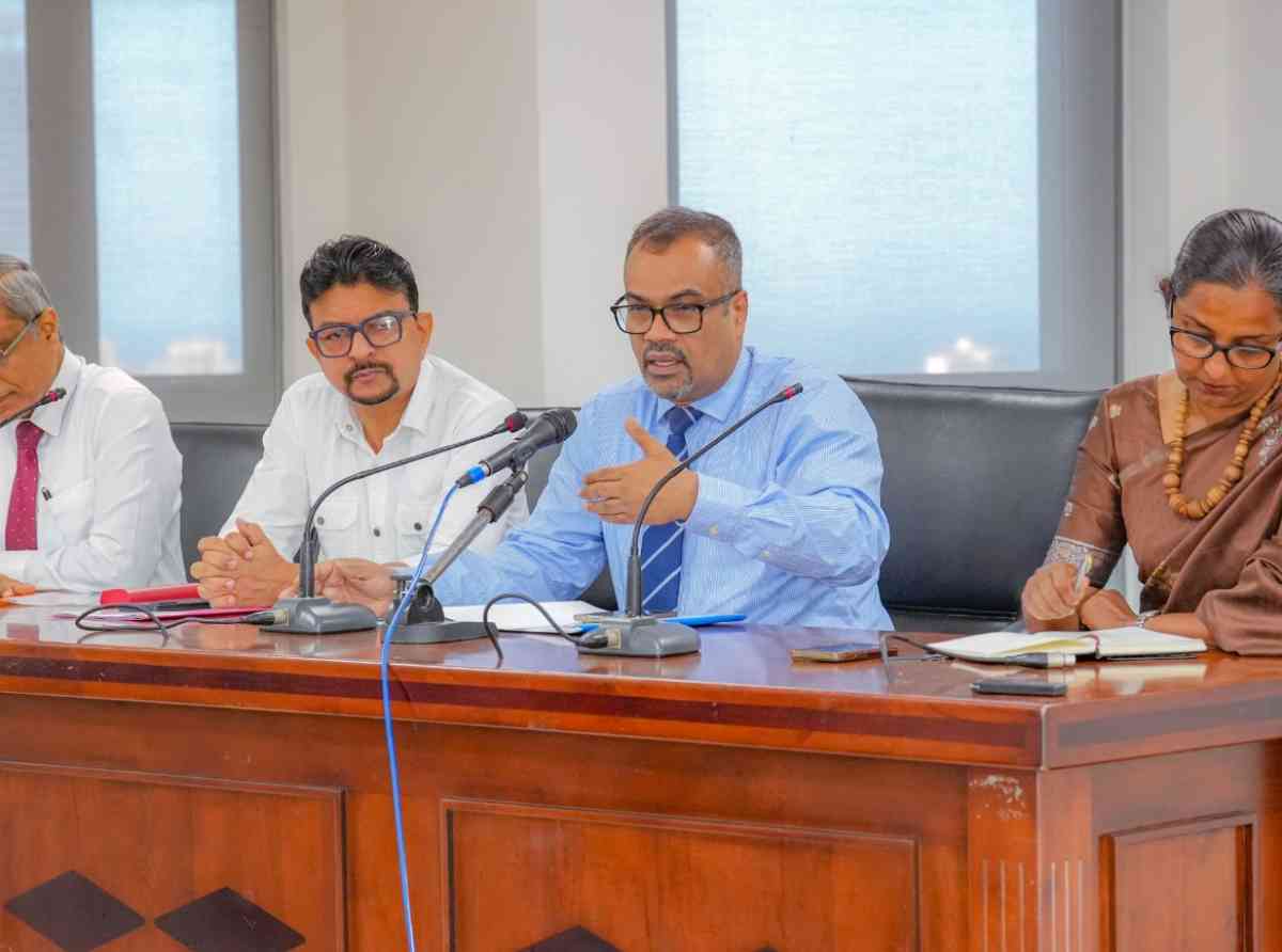 ඊපීඑෆ් /ඊටීඑෆ් සාමාජිකයින් හට වැඩි ප්‍රතිලාභ හිමිකර දීම රජයේ අරමුණයි - කම්කරු ඇමති කියයි