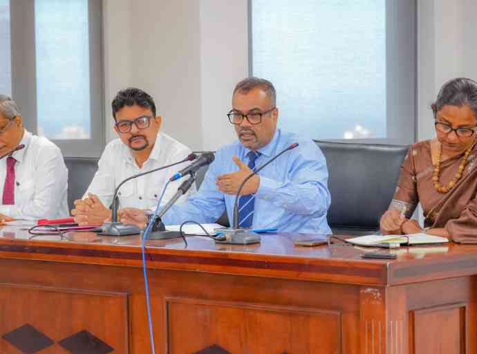 ඊපීඑෆ් /ඊටීඑෆ් සාමාජිකයින් හට වැඩි ප්‍රතිලාභ හිමිකර දීම රජයේ අරමුණයි - කම්කරු ඇමති කියයි