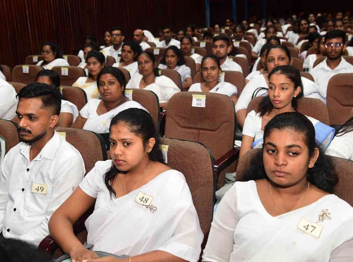 නවක සෞඛ්‍ය කාර්ය සහායක වෘත්තිකයන්ට බඳවා ගැනේ
