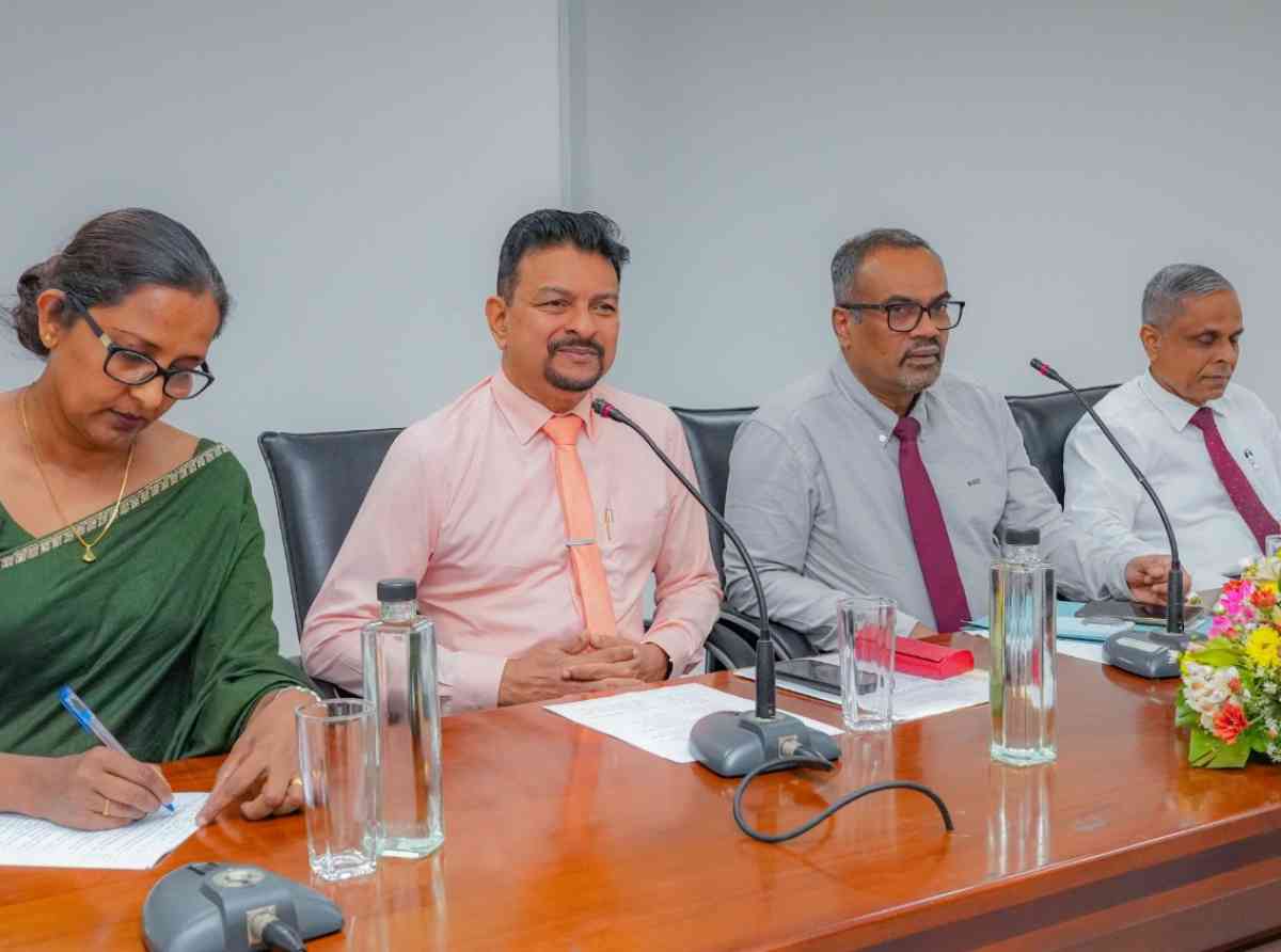 සේවා ස්ථානයේ සුරක්ෂාව සම්බන්ධයෙන් සංස්කෘතියක් රට තුළ ගොඩ නැගිය යුතුයි - කම්කරු අමාත්‍ය ආචාර්ය අනිල් ජයන්ත ප්‍රනාන්දු