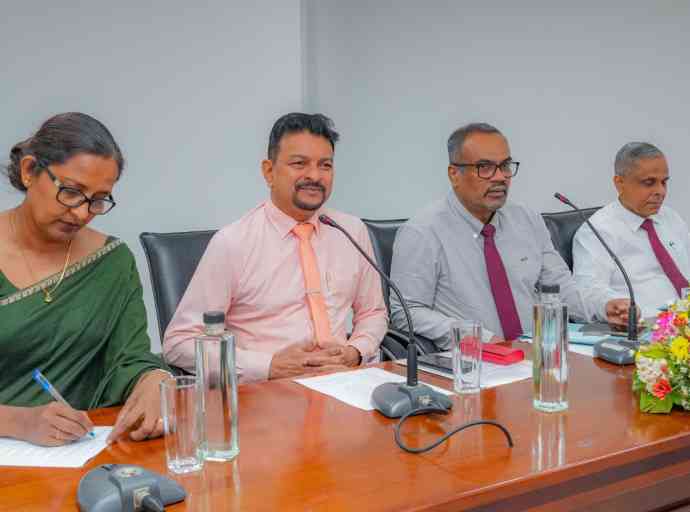 සේවා ස්ථානයේ සුරක්ෂාව සම්බන්ධයෙන් සංස්කෘතියක් රට තුළ ගොඩ නැගිය යුතුයි - කම්කරු අමාත්‍ය ආචාර්ය අනිල් ජයන්ත ප්‍රනාන්දු